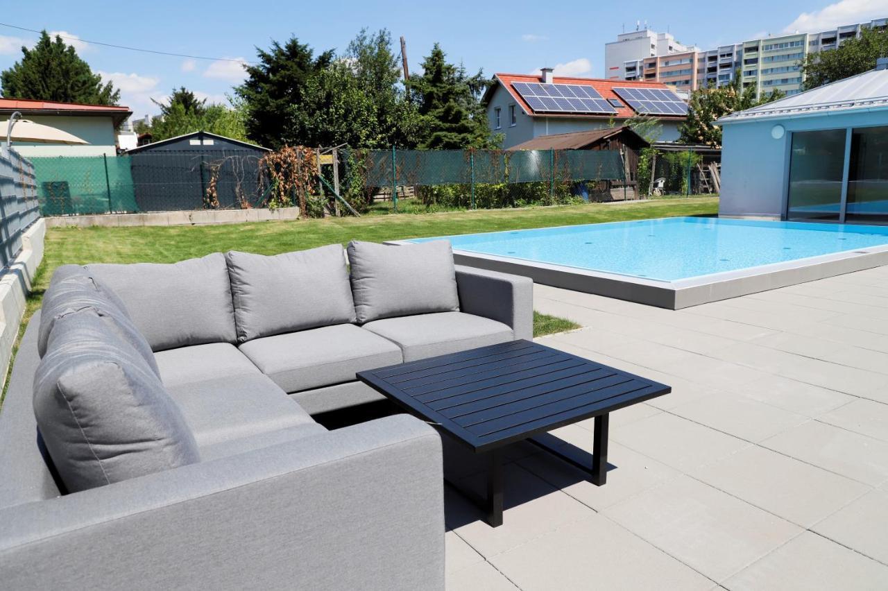 Red Flower Apartment With Pool - 5 Min To Lake Wien Ngoại thất bức ảnh