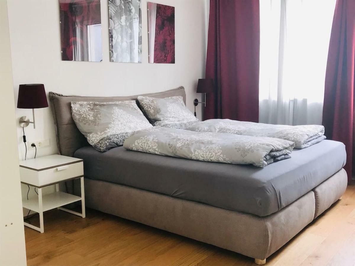 Red Flower Apartment With Pool - 5 Min To Lake Wien Ngoại thất bức ảnh